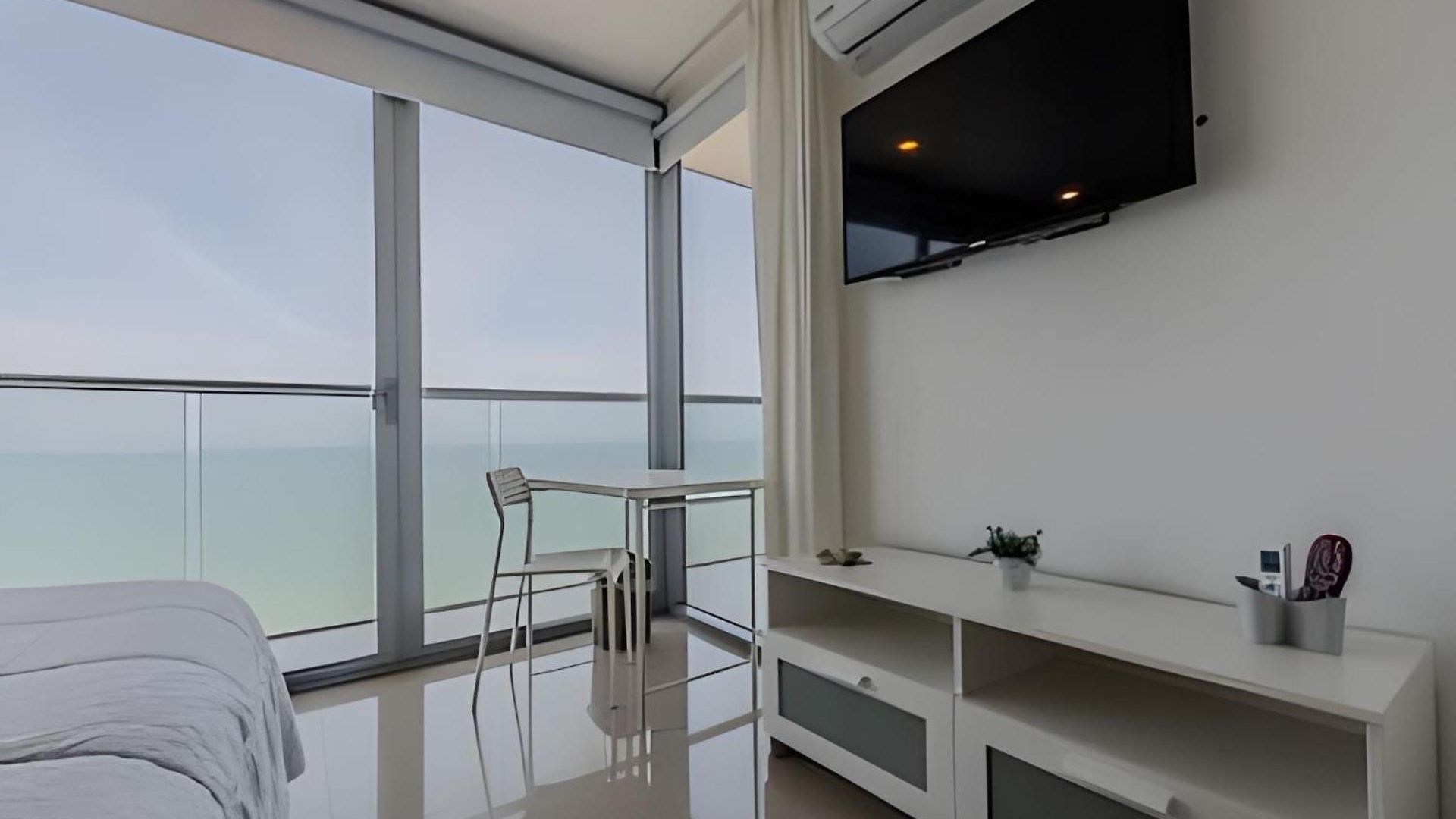 Exclusivo Apartamento/ Vista Al Mar/ Piso 36