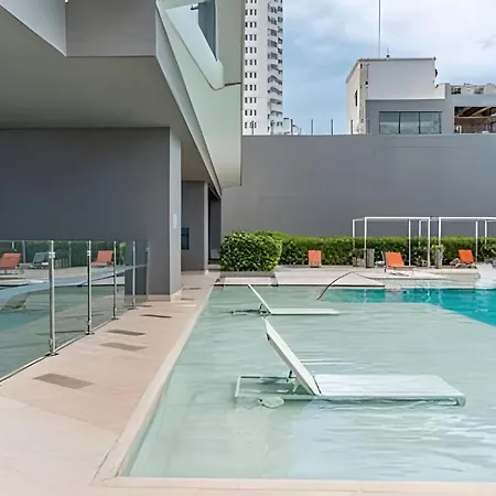 Exclusivo Apartamento/ Vista Al Mar/ Piso 36 Apartamento *